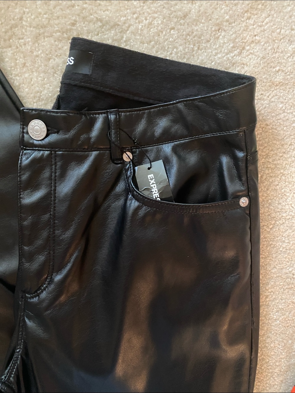 Express NWT size 12R stretch faux leather ankle leggings - Picture 2 of 6